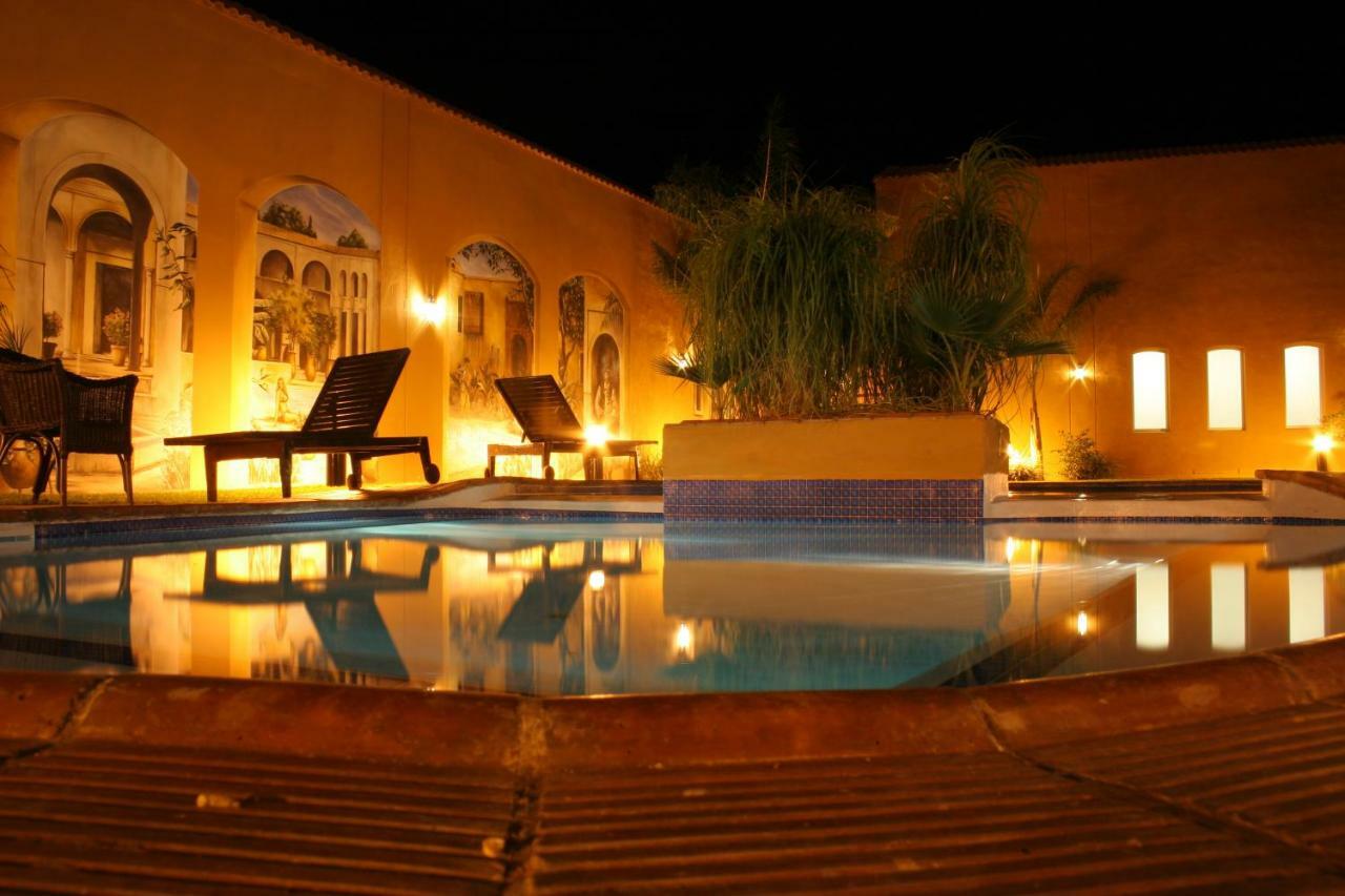 Desert Palace Hotel Upington Extérieur photo